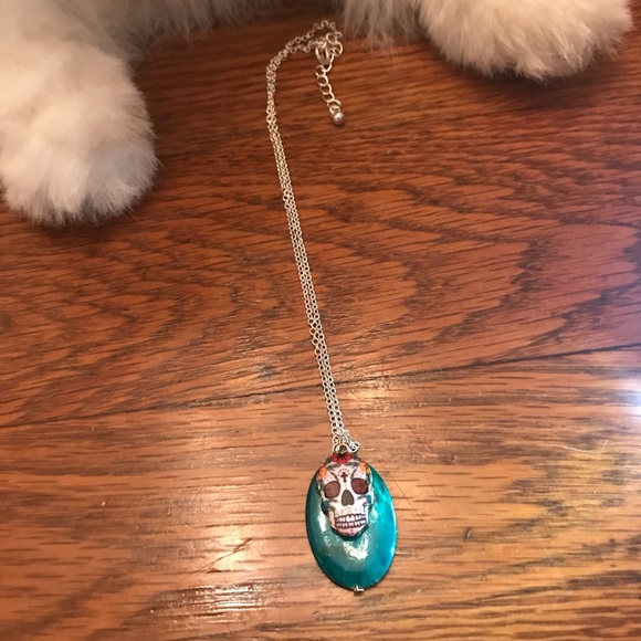 Kool skull necklace go anywhere - Picture 5 of 7